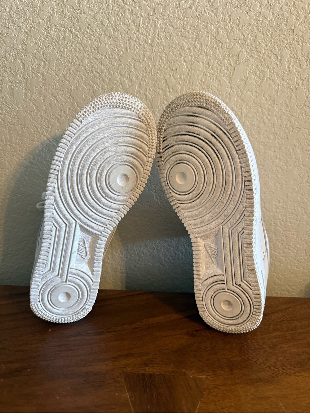 Nike Women’s Air Force One’s Size 7 White Clean - Picture 6 of 7